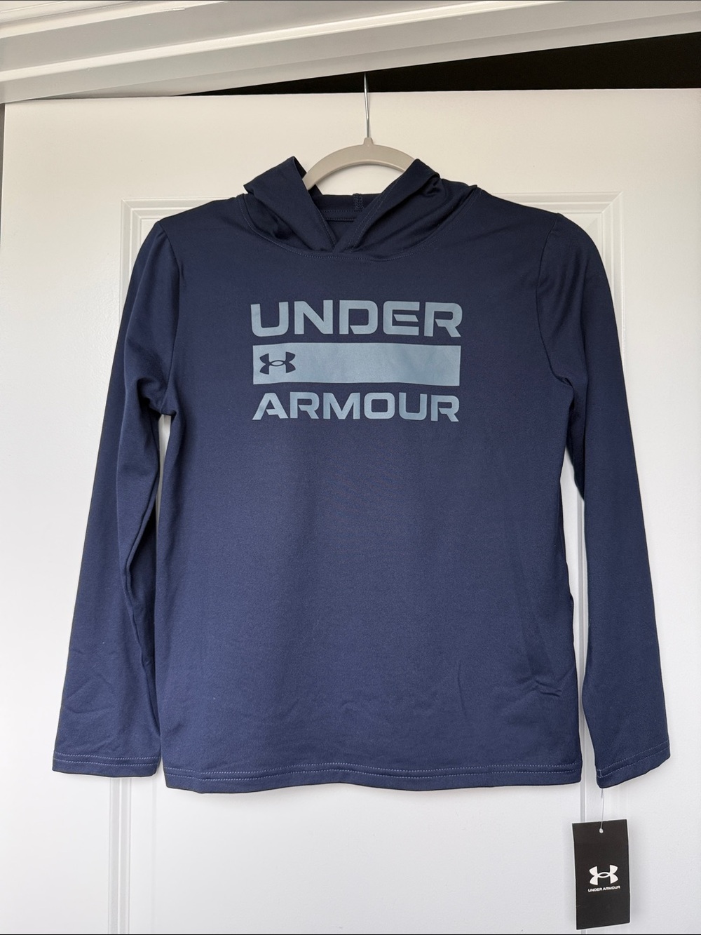 NWT Under Armour Kids Navy Hooded Long-Sleeve Logo Top Size YMed
